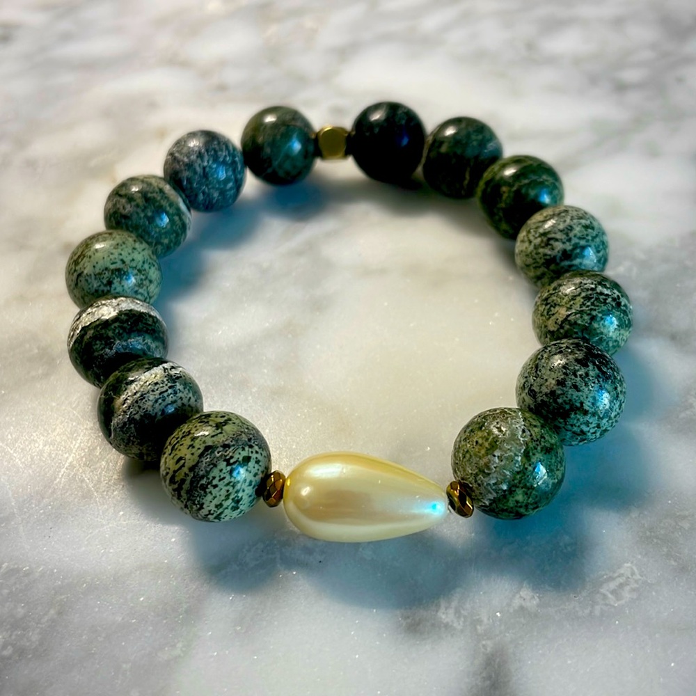 Green zebra Jasper & Mother of pearl bracelet
